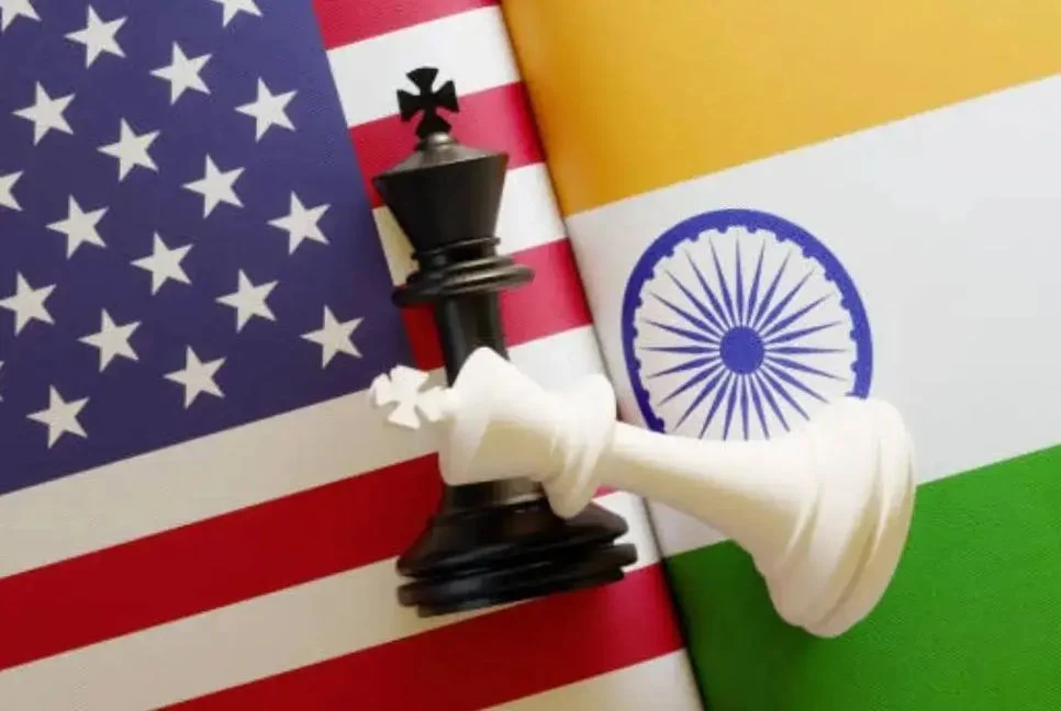 Oil barrels with India and U.S. flags highlighting trade tariff dispute